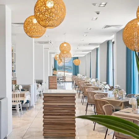 Hvd Nympha - Private & Free Parking Resort 4*